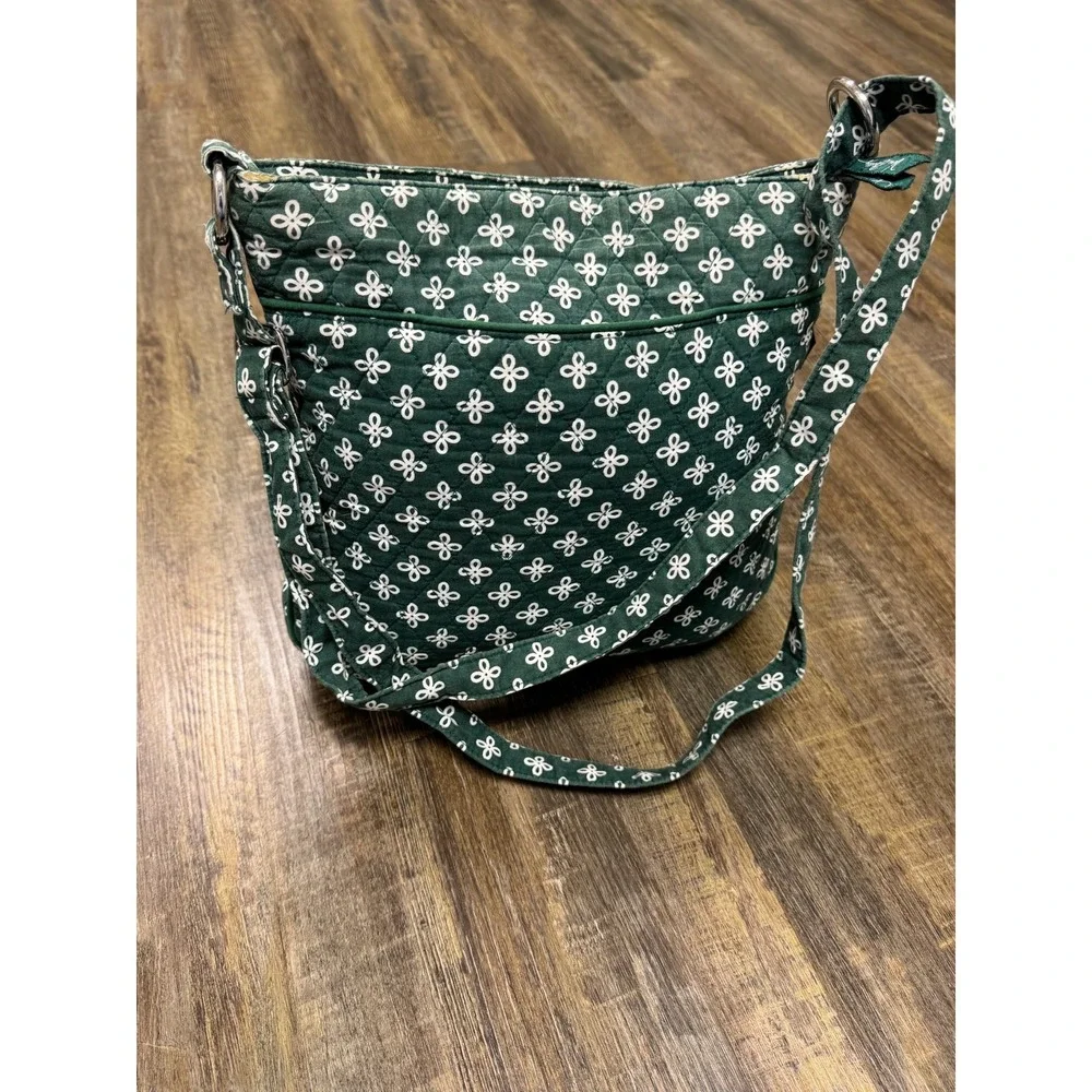 Vera Bradley‎ Village Green White Quilted Crossbody Bag Triple Zip Hipster